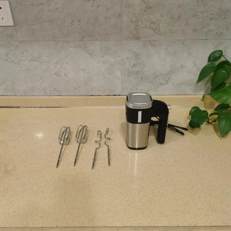 Batteur inox 300W 05 vitesses + Turbo Sonashi SMX-153