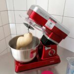 Robot Pétrin Multifonctions 6.3 L - 1200 W - Rouge/Gris Bomann – عجانة كهربائية بومان 6.3 لتر 1200 واط أحمر رمادي