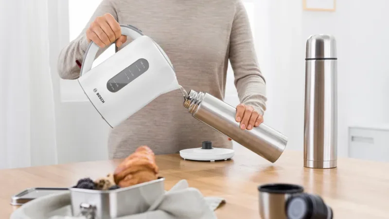 Bouilloire Électrique Sans Fil 1.7L 2200W Bosch TWK7601